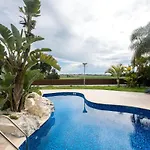 Modern & Fancy Ground Floor - Pool & Relax