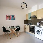 Apartament Modern & Fancy Ground Floor - Pool & Relax