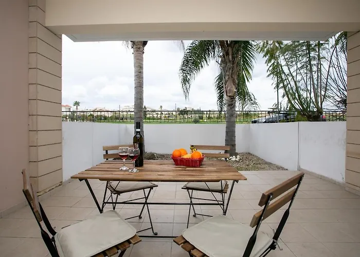 Apartmán Modern & Fancy Ground Floor - Pool & Relax *