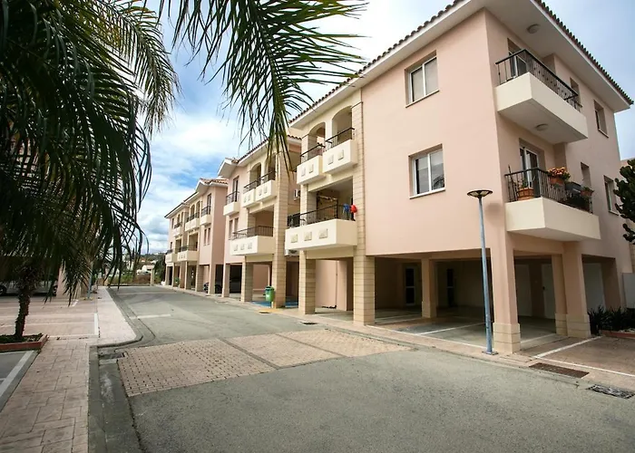 Modern & Fancy Ground Floor - Pool & Relax Apartmán *