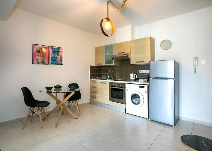 Apartmán Modern & Fancy Ground Floor - Pool & Relax *