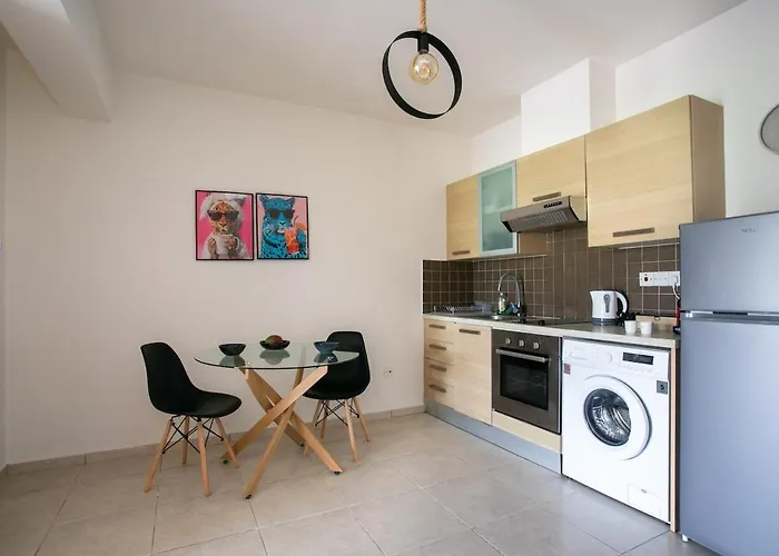 Apartmán Modern & Fancy Ground Floor - Pool & Relax