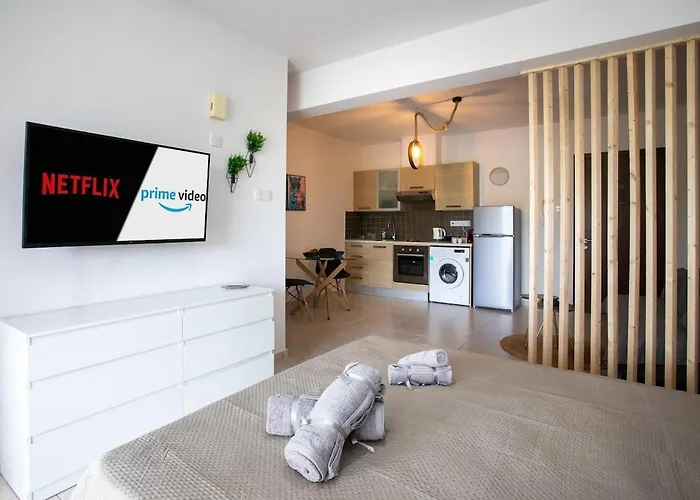 Apartament Modern & Fancy Ground Floor - Pool & Relax *